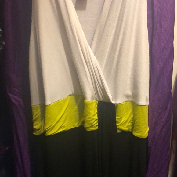 Dress - Picture 1 of 3